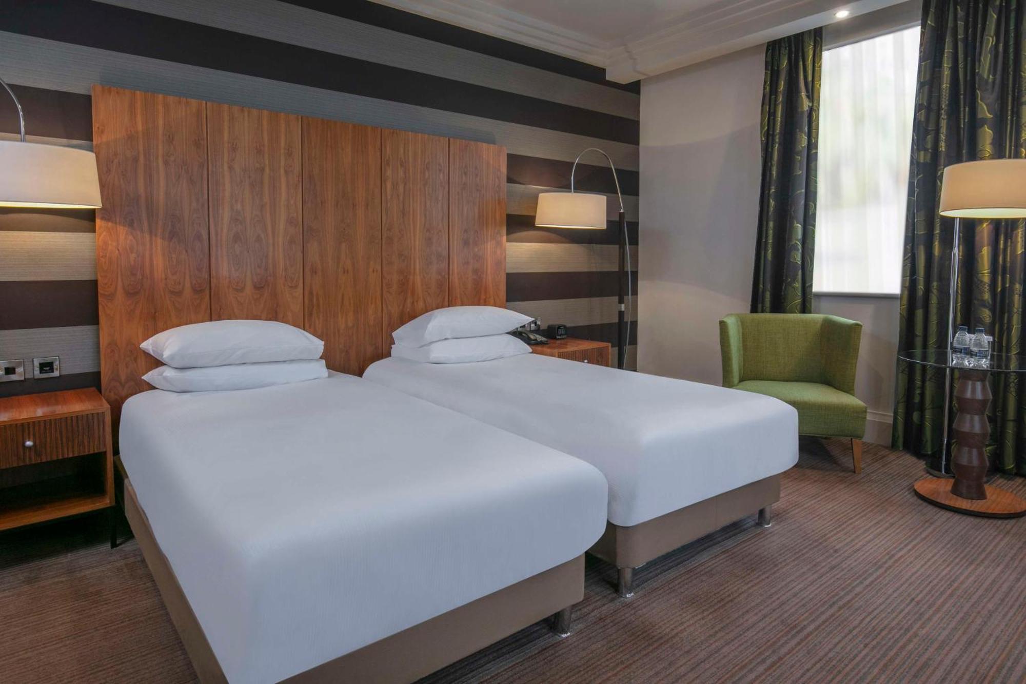 Doubletree By Hilton Stratford-Upon-Avon, United Kingdom Otel Dış mekan fotoğraf